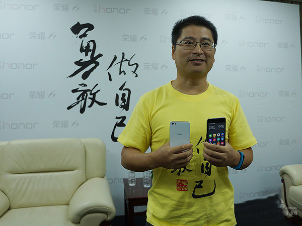 華為榮耀掌門人劉江峰：小米是互聯(lián)網(wǎng)基因，但華為并不想成為互聯(lián)網(wǎng)公司