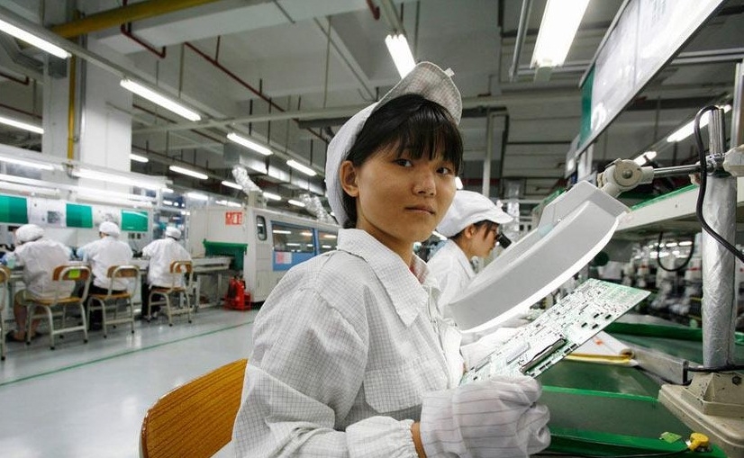【Jin句】蘋果CEO庫(kù)克：“我還見(jiàn)了一個(gè)生產(chǎn)線的女工，她的英文比我還好”
