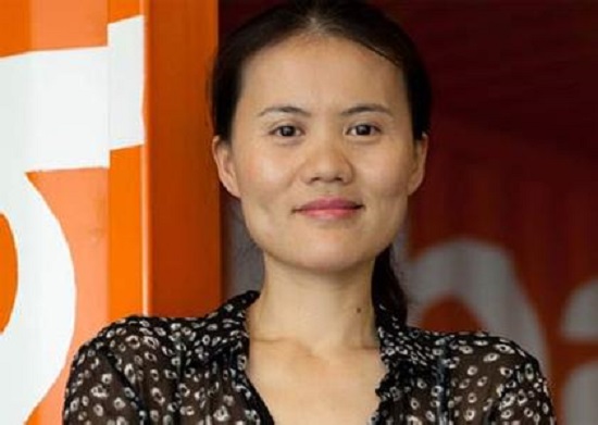 彭蕾：民營(yíng)銀行和傳統(tǒng)銀行之間不是絕對(duì)的競(jìng)爭(zhēng)，當(dāng)然也不是合作
