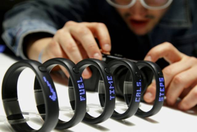 耐克證實把Fuelband的重點轉(zhuǎn)向軟件。來回顧下這場華麗的IT創(chuàng)新秀