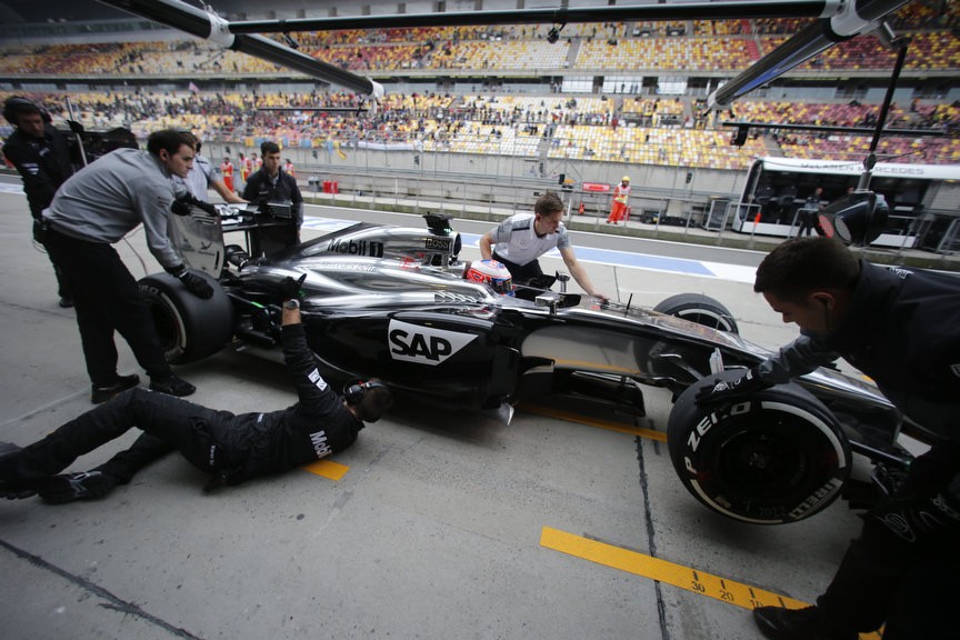 維修站里發(fā)生著什么？這是你未曾了解的、被大數(shù)據(jù)包裹的F1！