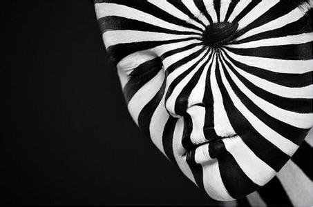 今日嗅評(píng)：國產(chǎn)電視劇已經(jīng)成為了“劣質(zhì)產(chǎn)品”的代表，需要沖擊