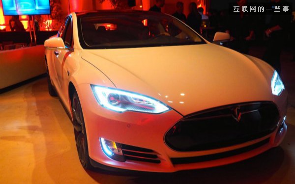 土豪的福音！特斯拉發(fā)布超跑級(jí)新車Model S P85D！,互聯(lián)網(wǎng)的一些事