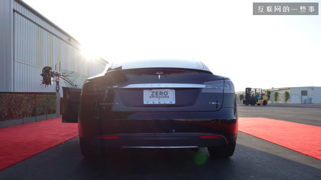 土豪的福音！特斯拉發(fā)布超跑級(jí)新車Model S P85D！,互聯(lián)網(wǎng)的一些事