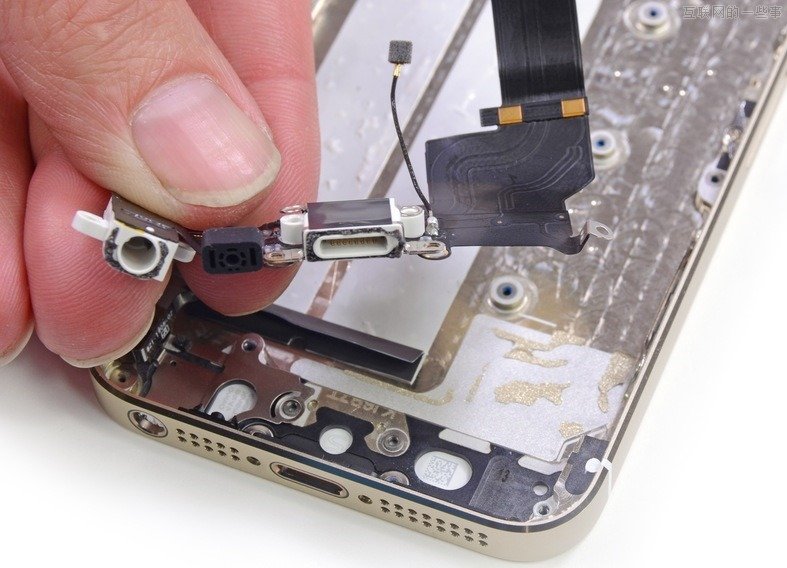 拆解iPhone 5s——了解 iPhone 5s 的內部構造,互聯(lián)網(wǎng)的一些事