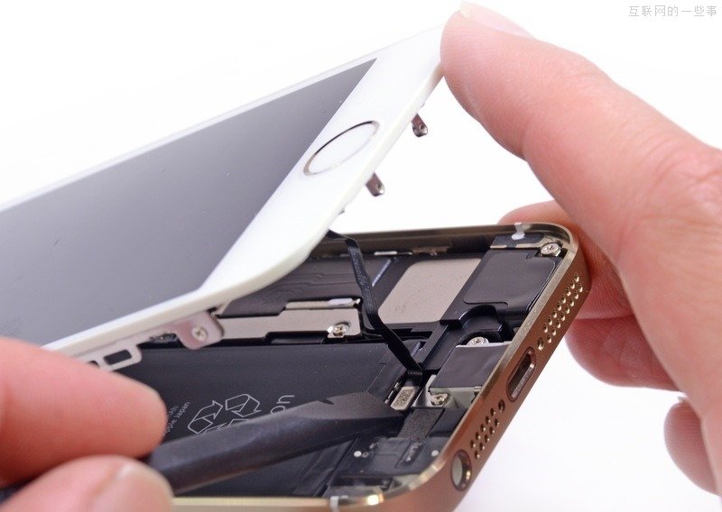 拆解iPhone 5s——了解 iPhone 5s 的內部構造,互聯(lián)網(wǎng)的一些事