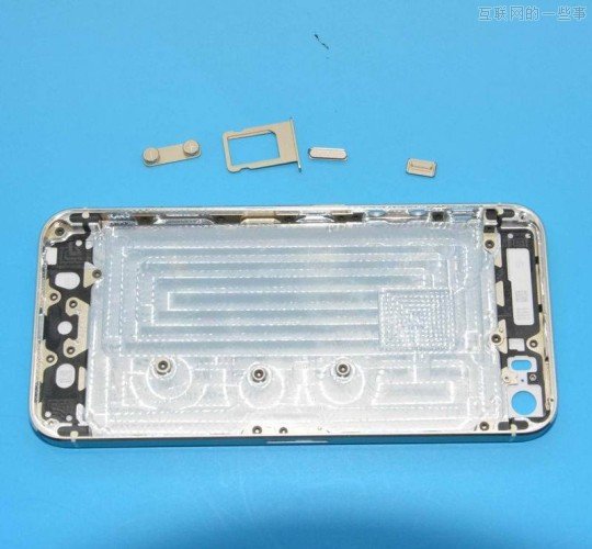 【多圖】蘋果iPhone 5S和5C的全部零部件曝光,互聯(lián)網的一些事