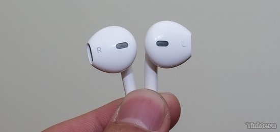 疑似iPhone 5耳機曝光 采用淚珠形設(shè)計,互聯(lián)網(wǎng)的一些事